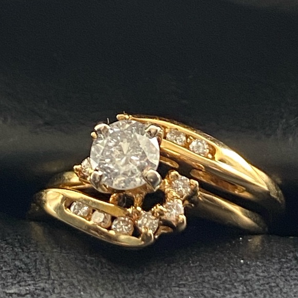 🌴 14-K Gold Wedding Band Set - Picture 9 of 14